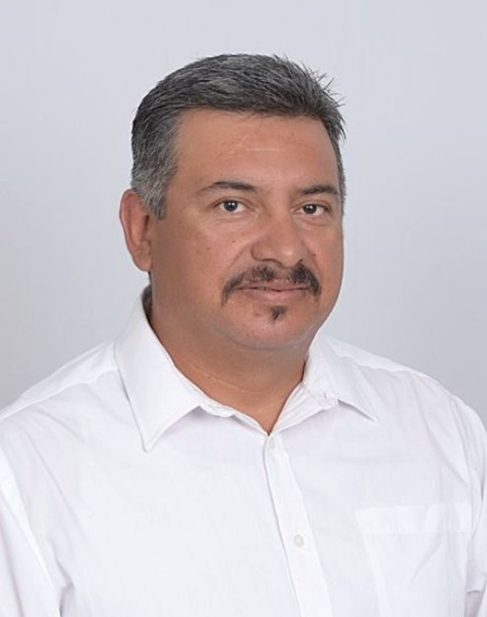 A photo of Roberto Estrada